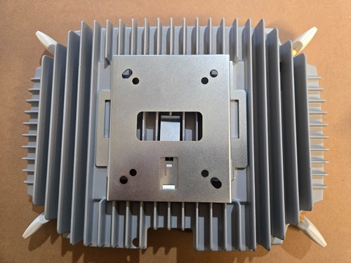 Usato, ip.access NanoBTS Model# 165E DCS 1800 MHz completamente testato, accessori - Foto 4 di 6