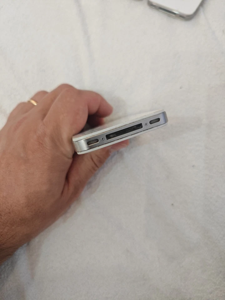 Apple iPhone 4 A1332 16gb Bianco White 3824 - Immagine 3 di 4