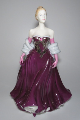 True Love 2003 Royal Doulton 9'' Classics Figurine HN4621