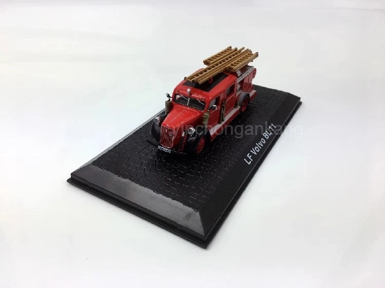 Atlas 1:72 LF Volvo BL 11 Fire Engine Diecast Metal Model - Image 2 of 4