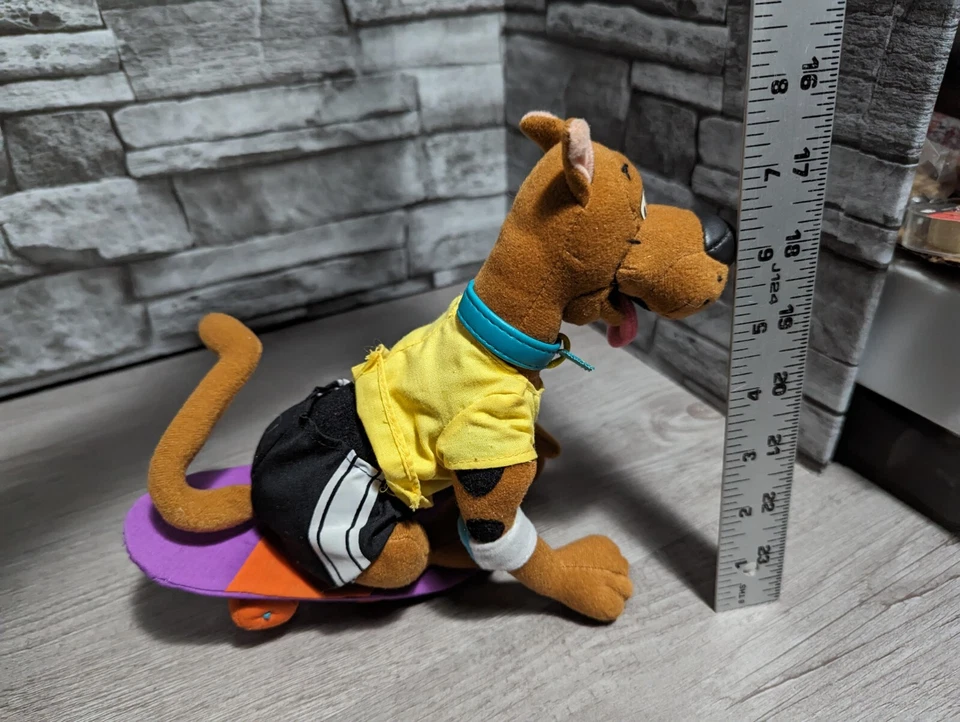 Raro Scooby Doo 8" SCOOBY Patineta Sk8 Perro Peluche Juguete Muñeca Figura Patín Foto 2 de 4