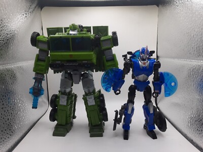 Transformers Lot - Legacy Prime Universe Arcee, Legacy Prime Universe Bulkhead