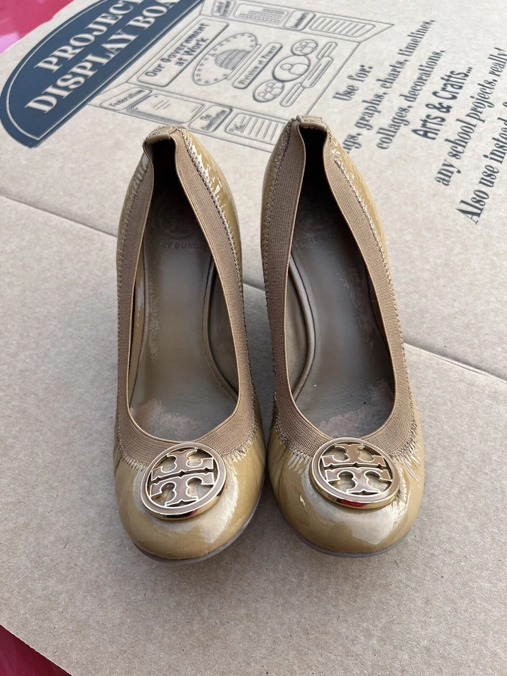 Tory Burch Caroline 2 Light Brown Patent Leather 2.5" Wedge Heels Women’s Sz 7M - Image 4 of 4