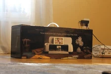 Cricutmaker machine new brand new perfect condition champagne cover white body. 