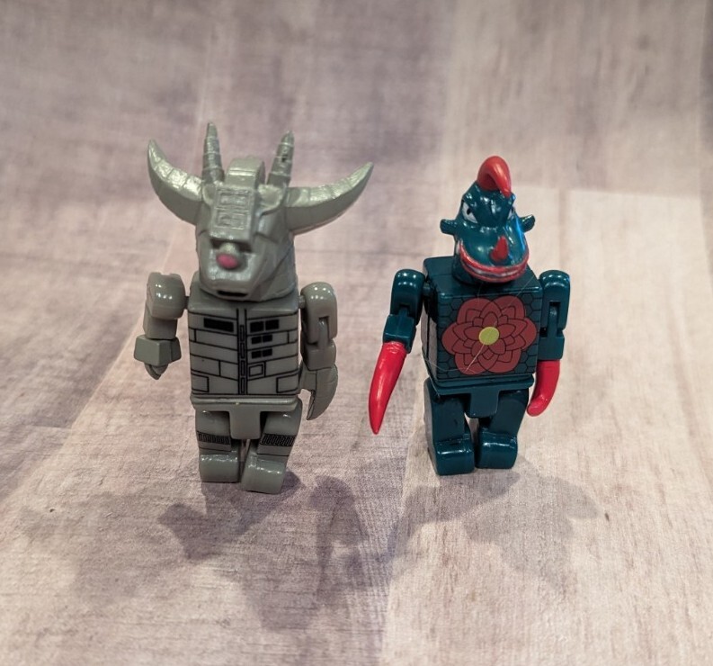 Run'A Tinibiz Ultraman Astromons Grand King Toy Mini Figure