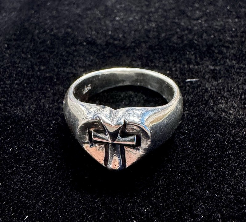 Artisan, Hand made, Sterling silver, raised, Cross ring. 5.6g. Sz 6.75