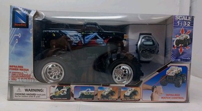 New Ray  1995 ford F-150 Monster Truck Auto Tune up with infra-red 1:32 DieCast 
