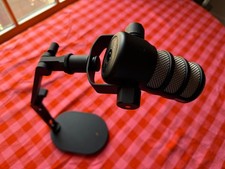 Rode PodMic Dynamic Podcasting Microphone with Rode DS2 Desktop Stand