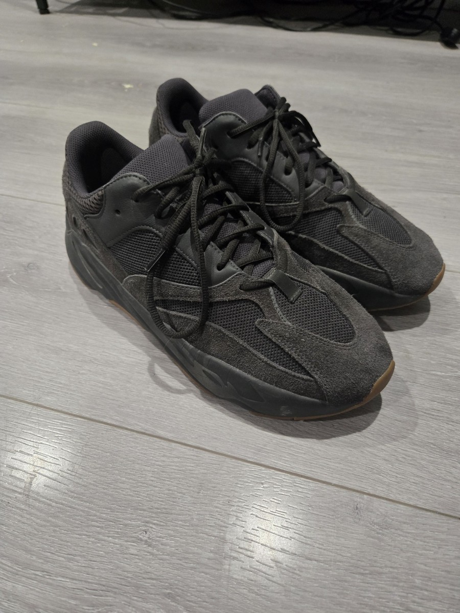 adidas Men's Yeezy Boost 700 2019 Utility Black size 12
