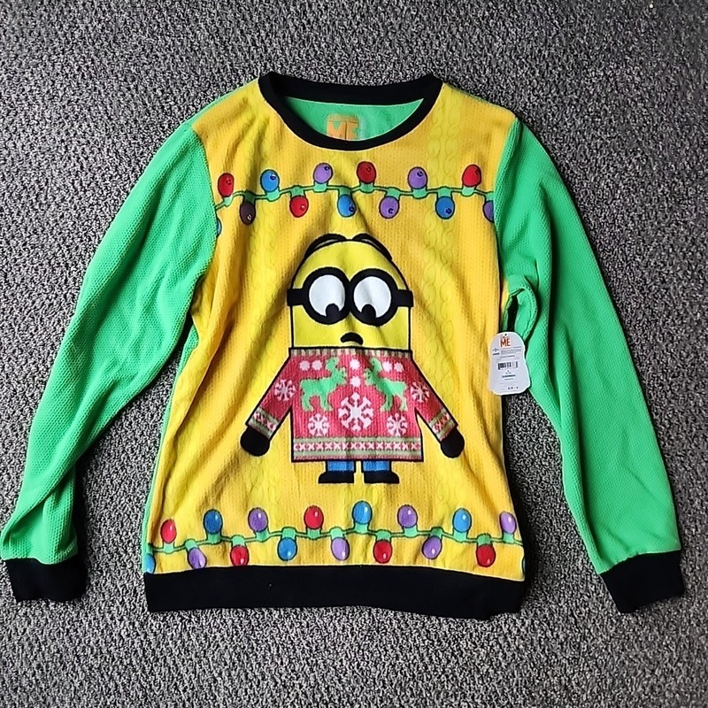 Despicable Me Women's Pajama Sweater Top Size Medium Christmas Sleepwear Minions