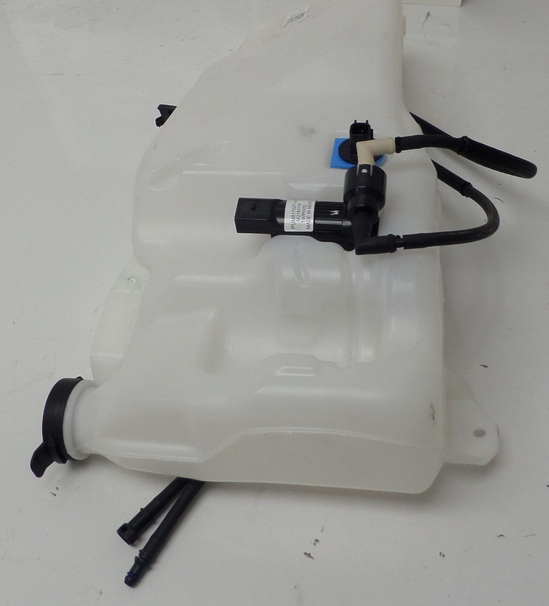 84816822 Windshield Reservoir w/ Pump 2021-2023 Escalade Suburban 
