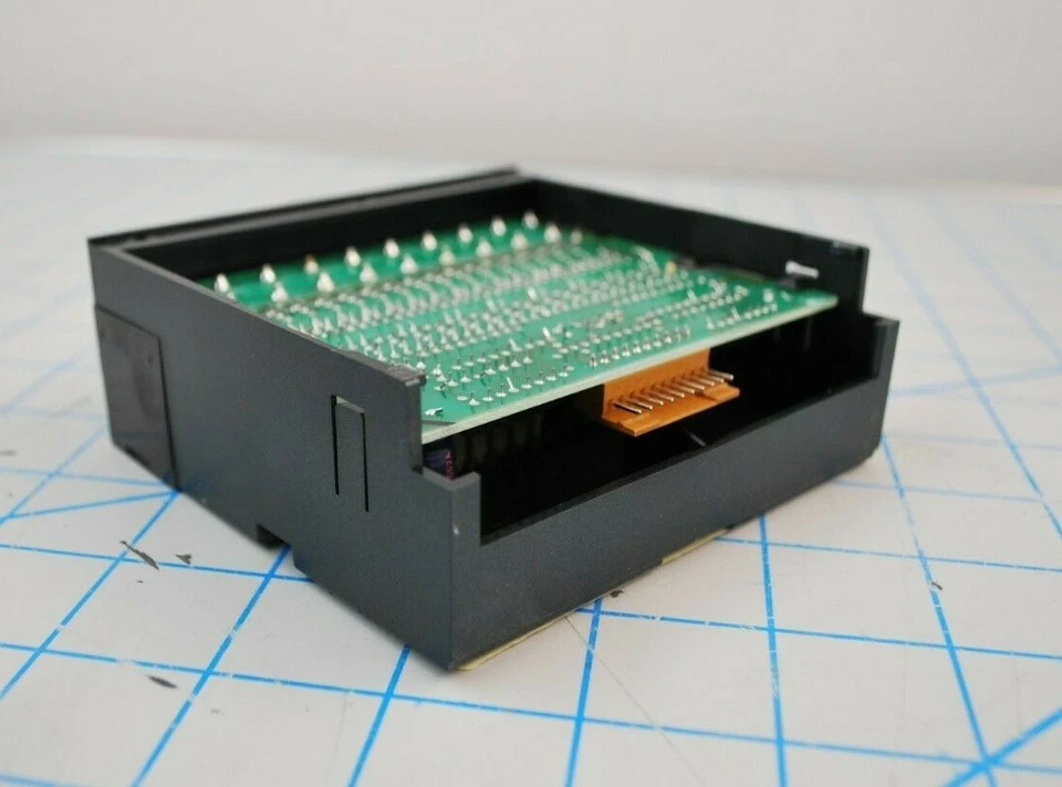 PFJ-T162U / EXPANSIÓN UNIDAD SALIDA TRANSISTOR IDEC / IDEC IZUMI CORPORATION Foto 3 de 4