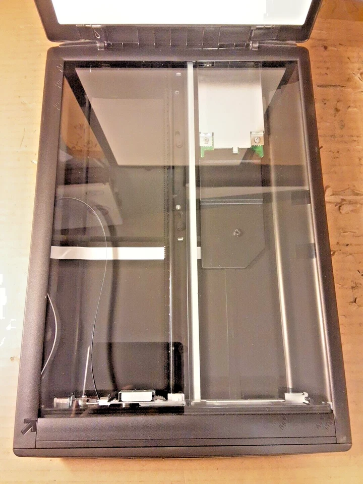 Canon CanoScan LiDE 220 Flatbed Scanner 9623B010AA-PLEASE READ DESCRIPTION - Image 4 of 4