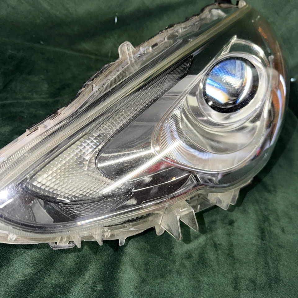 !!!!TESTADO!!!2012-2019 Toyota Prius C projetor de LED HALO farol lateral esquerdo fabricante de equipamento original - Imagem 2 de 4