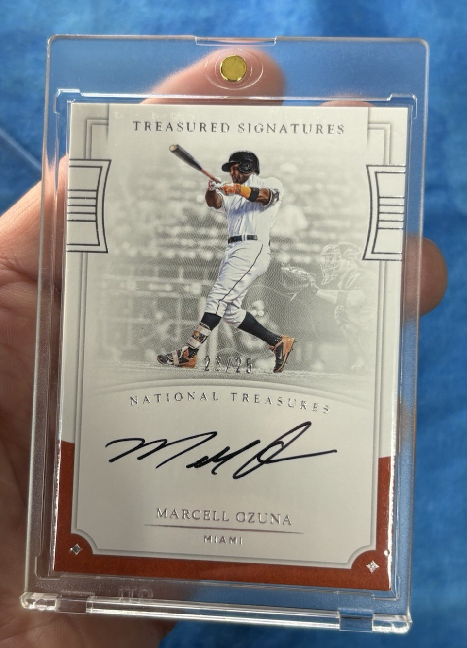 2017 Panini National Treasures Baseball Marcell Ozuna Auto 23/25