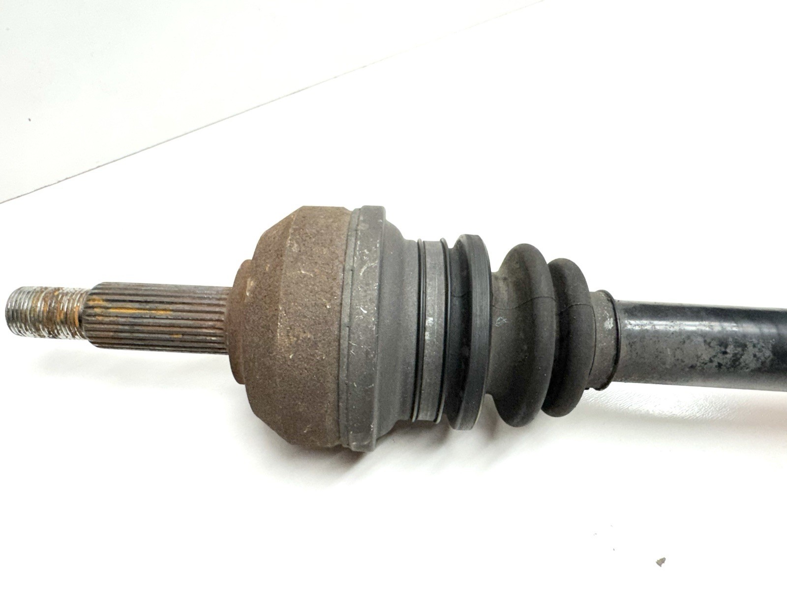 ✅ 2005 - 16 Aston Martin DB9 Rear Passenger Axle Drive Shaft Bearing Line OEM