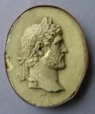 Profil d'homme Camée en porcelaine 18e siècle Antiquité Rome