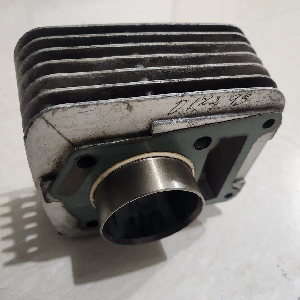 Yamaha TTR125LE TTR125L 2008-2023 genuino OEM comp cilindro diámetro de jarra (leer) Foto 3 de 4