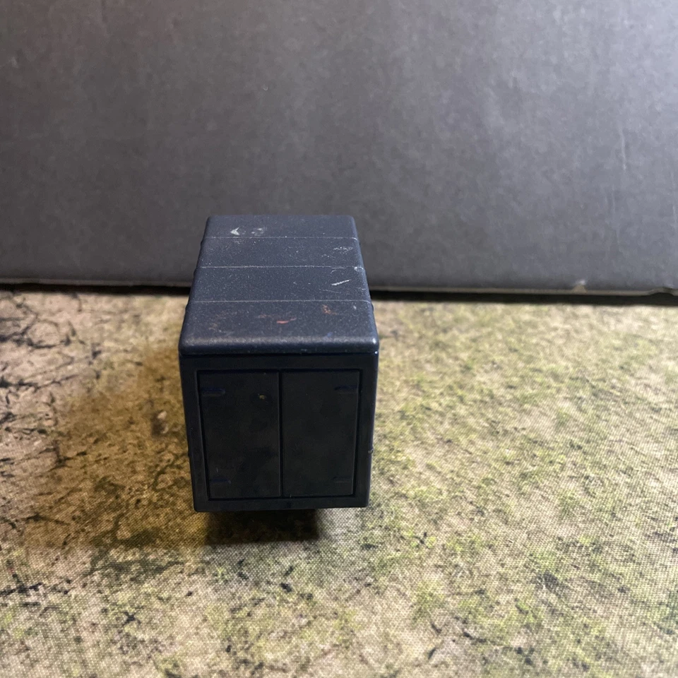 Lledo Days Gone 1:55 1950 Bedford 30CWT Arnotts Biscuits Red Delivery Van - Image 2 of 4