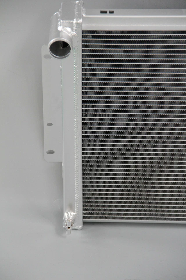 Radiador 370 de 3 filas para Chevy Camaro Pontiac Firebird Big Block 1967 1968 1969 23" Foto 4 de 4
