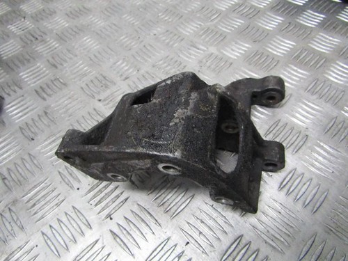 Volkswagen Golf 1995 Engine Mount Bracket and Gearbox Mount Bracke #423351-46