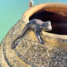 Frog Garden Ornament Cast Iron Pot Hanging Frogs Animal Decorations