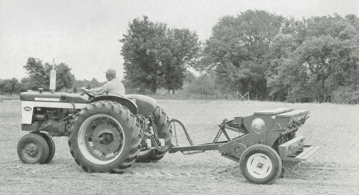 IH McCormick No 10 Grain Drill Brochure 7-12 Foot Seeder