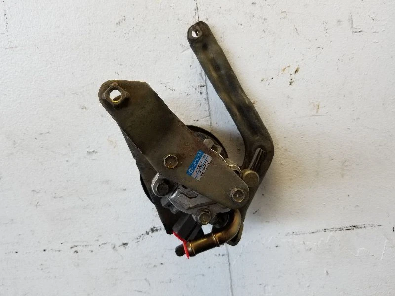 Conjunto de bomba de dirección asistida Nissan Pathfinder 3,3 L OEM 1996-2002 Foto 4 de 4