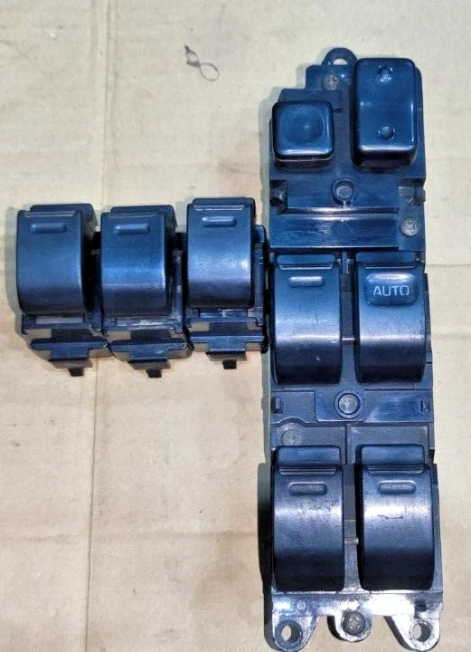 Land Cruiser Prado KZJ71 KZJ78 LJ71 LJ78 botón de ventana eléctrica 5 puertas OEM RHD Foto 2 de 4