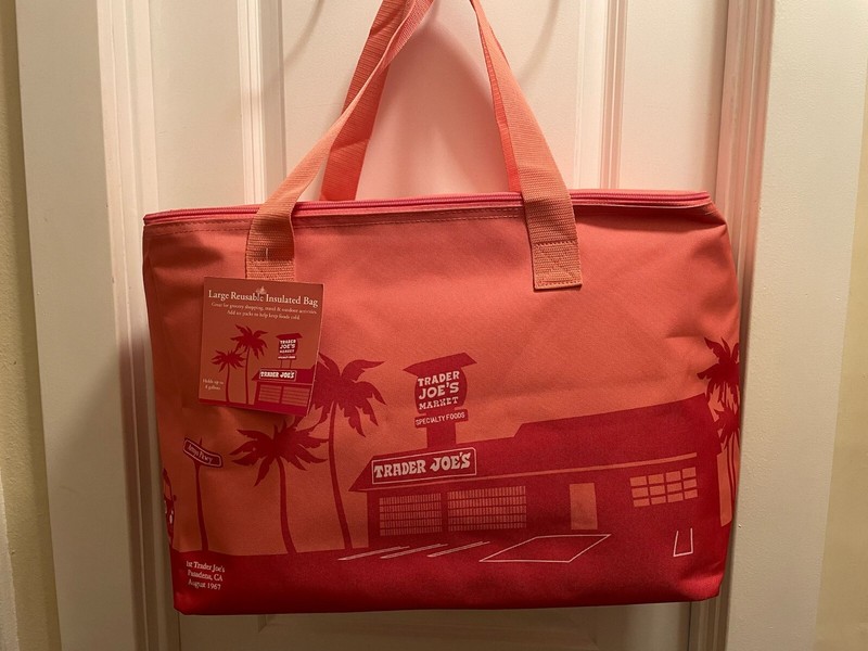 Trader Joe’s Peach Large Insulated Cooler Bag - New with Tags!