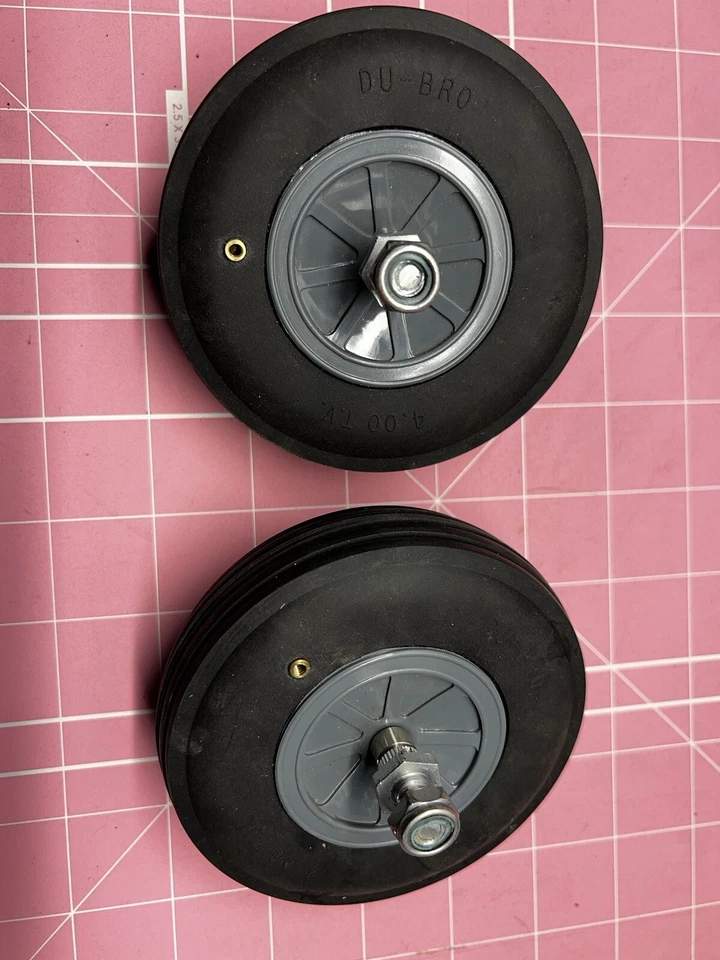 Du-Bro Big Threaded Wheels 4.00 T.V (pair) - Image 3 of 4