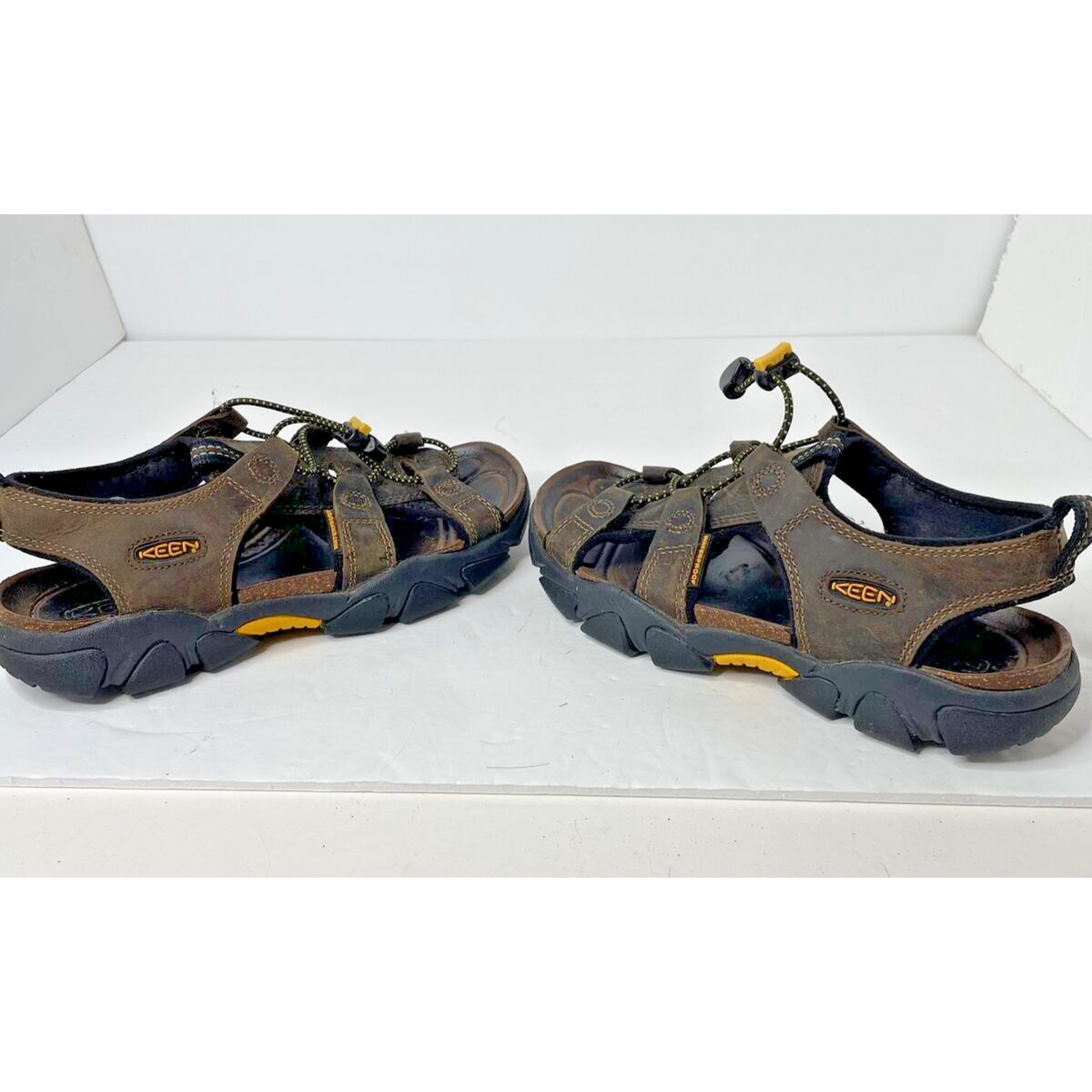 Sandali donna Keen punta aperta Daytona pelle marrone impermeabile US7 usati