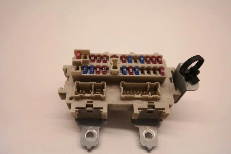 2006 Nissan 350Z Fuse Box Engine VIN A 4th Digit VQ35DE - Image 2 of 4