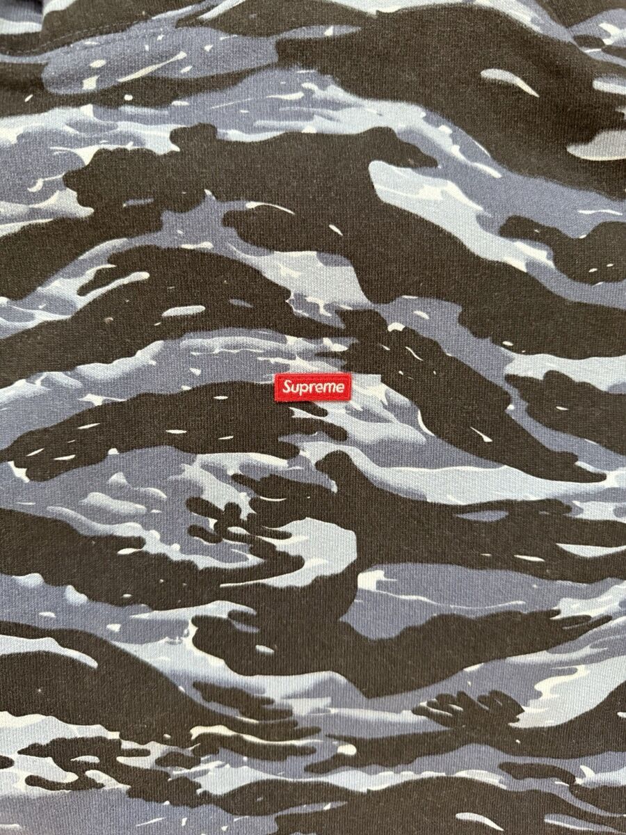 Supreme Small Box Hooded Sweatshirt Tiger Camo Size Do BRAND Supreme Small Box Hooded Sweatshirt Tiger Camo Size Do BRAND
