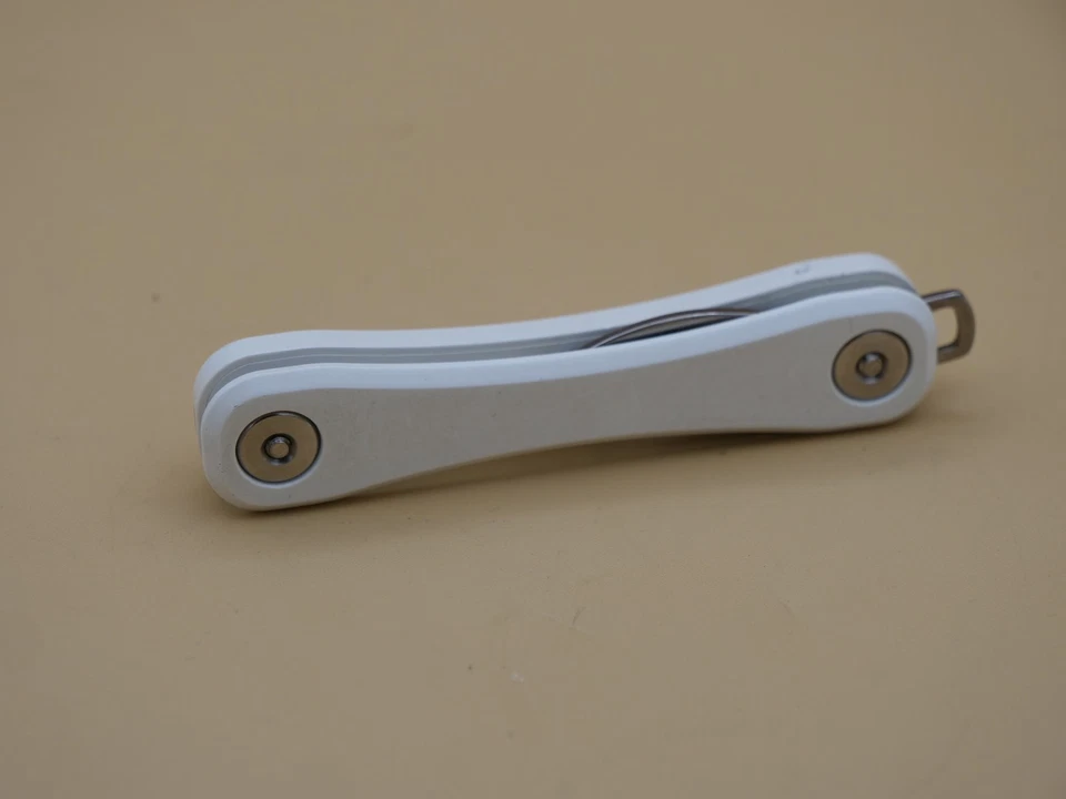 KeySmart Pro Compact Key Holder with Tile Smart Location KS411WHY, White - Image 3 of 3