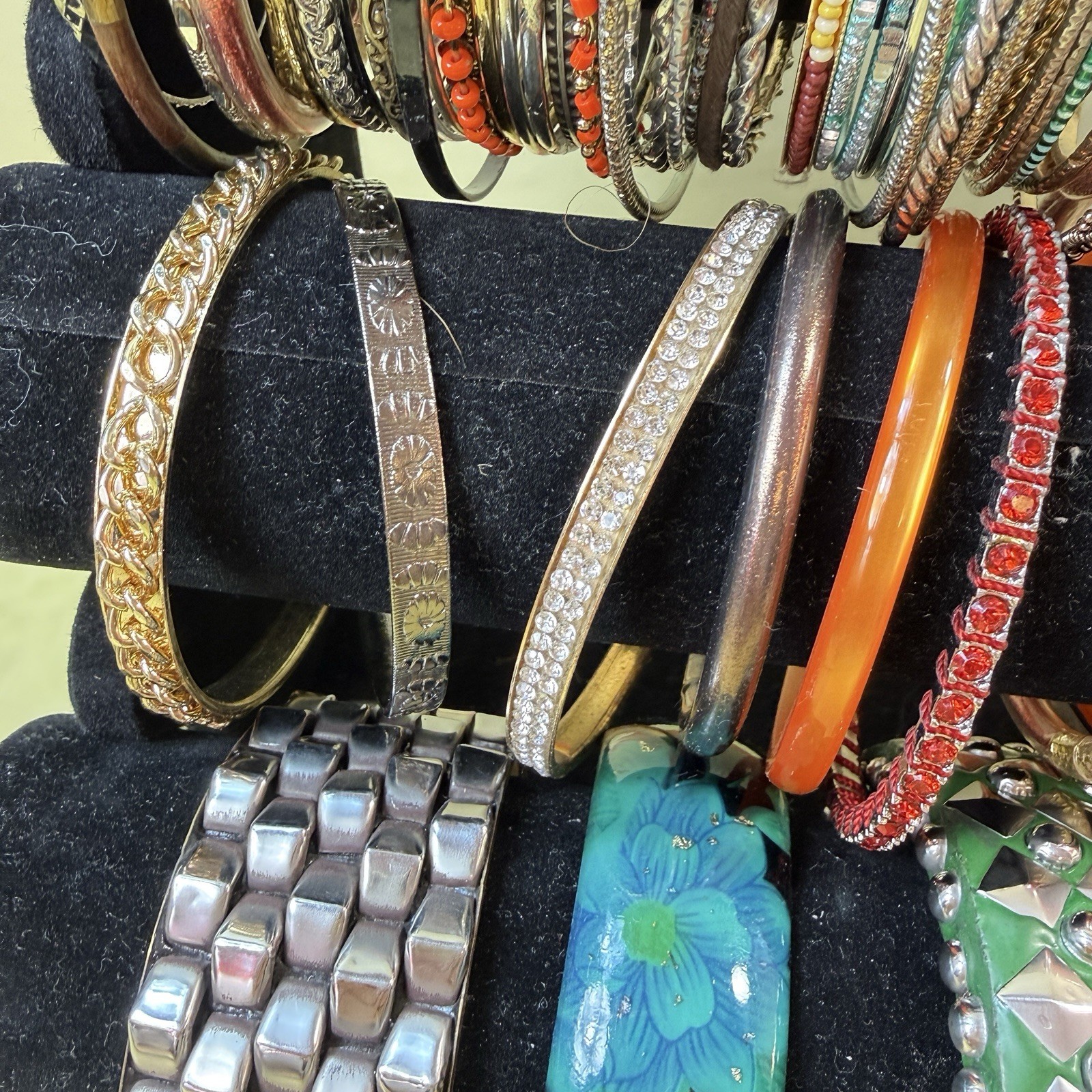 Bulk Lot 130 Bangle Bracelets Stackable Bracelet … - image 9