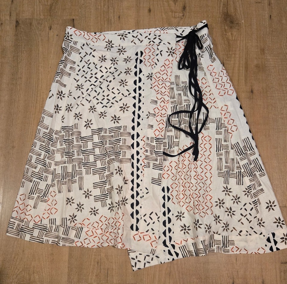 Zara Tie Wrap Sarong Skirt White Pattern Size XL