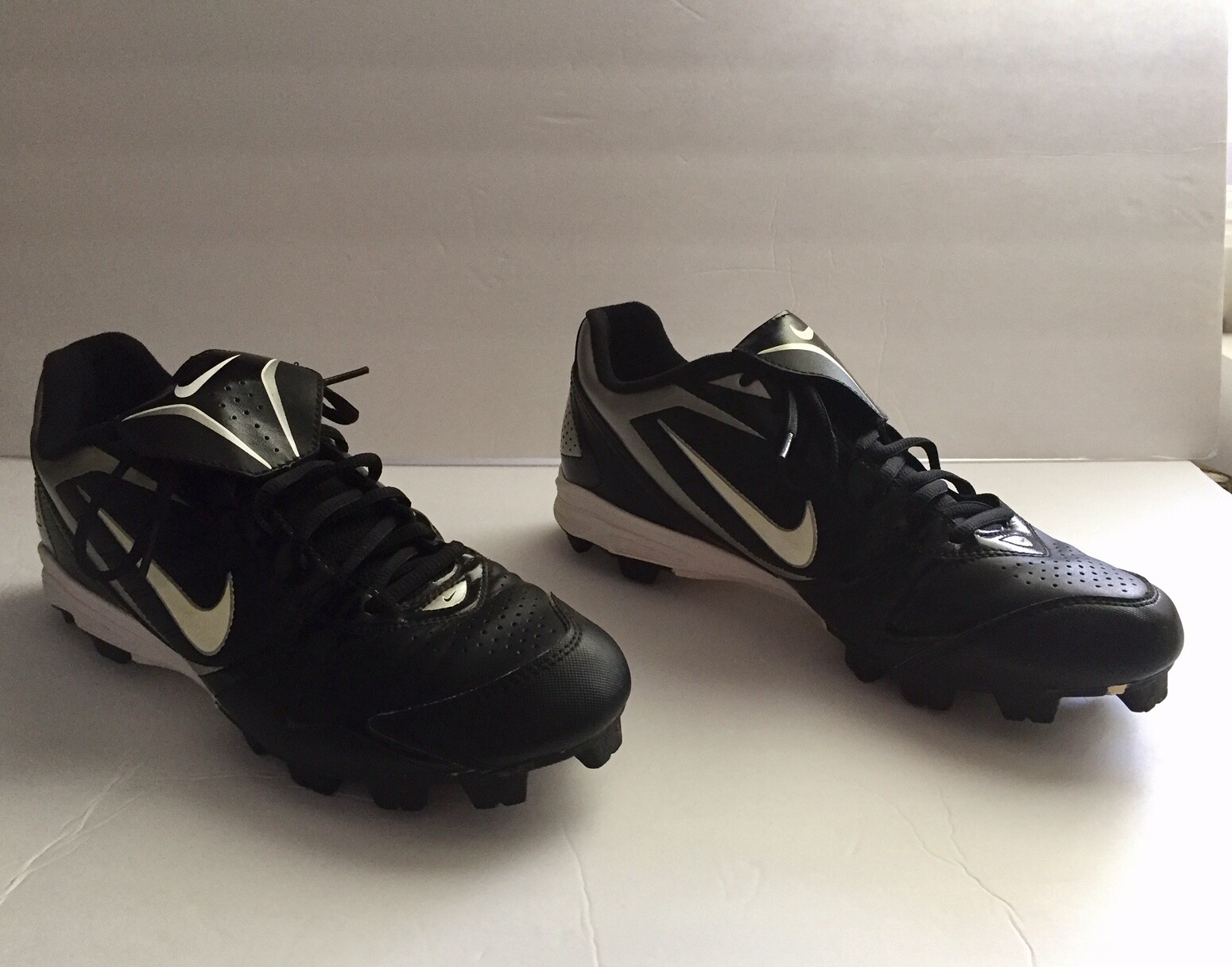 softball cleats mens