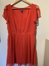 Express Coral Pink Dress Size Medium Short Sleeve V-neck Knee Length Lined