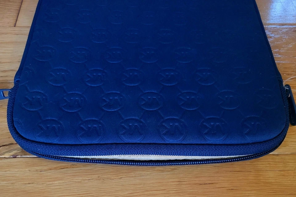 Michael Kors  Logo Navy Blue Neoprene Cushion IPAD/ Tablet Zip Case  8x10 NWOT - Image 3 of 4