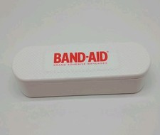 BAND-AID Johnson&Johnson Biały z czerwonym logo Plastikowy pojemnik do przechowywania Zawias 