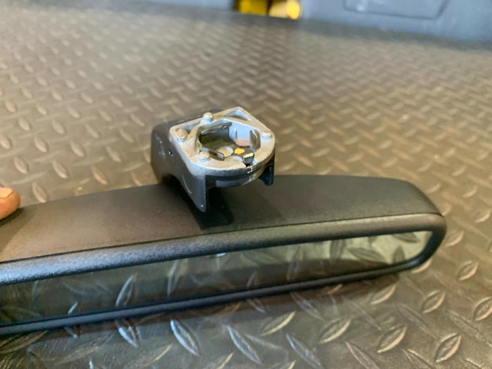 ESPEJO RETROVISOR BMW E90 E63 E60 CUMPUSS OCULTO ATENUADO AUTOMÁTICO HOMELINK OEM 105K Foto 4 de 4