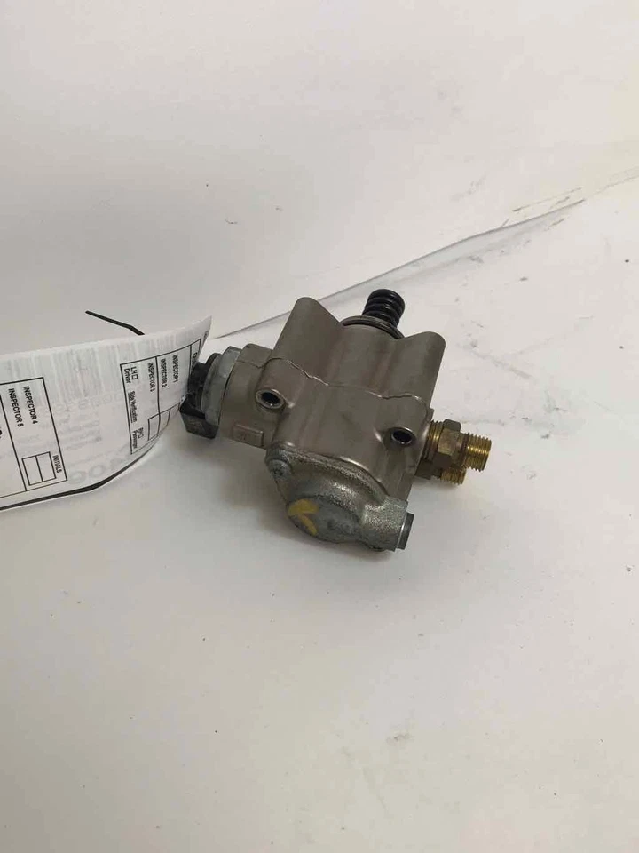 Bomba de combustible lateral derecho montada en el motor 079026c OE para AUDI A8 4,2 L 2007-2010 Foto 3 de 4