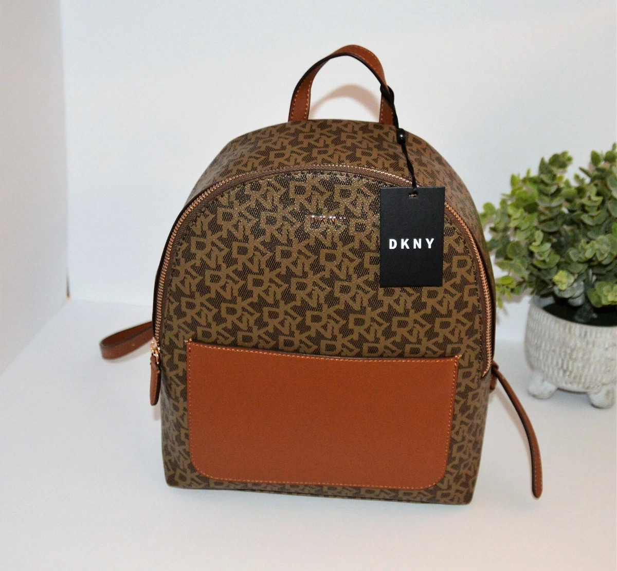 Encouragement caustique type dkny women s coated logo mini backpack