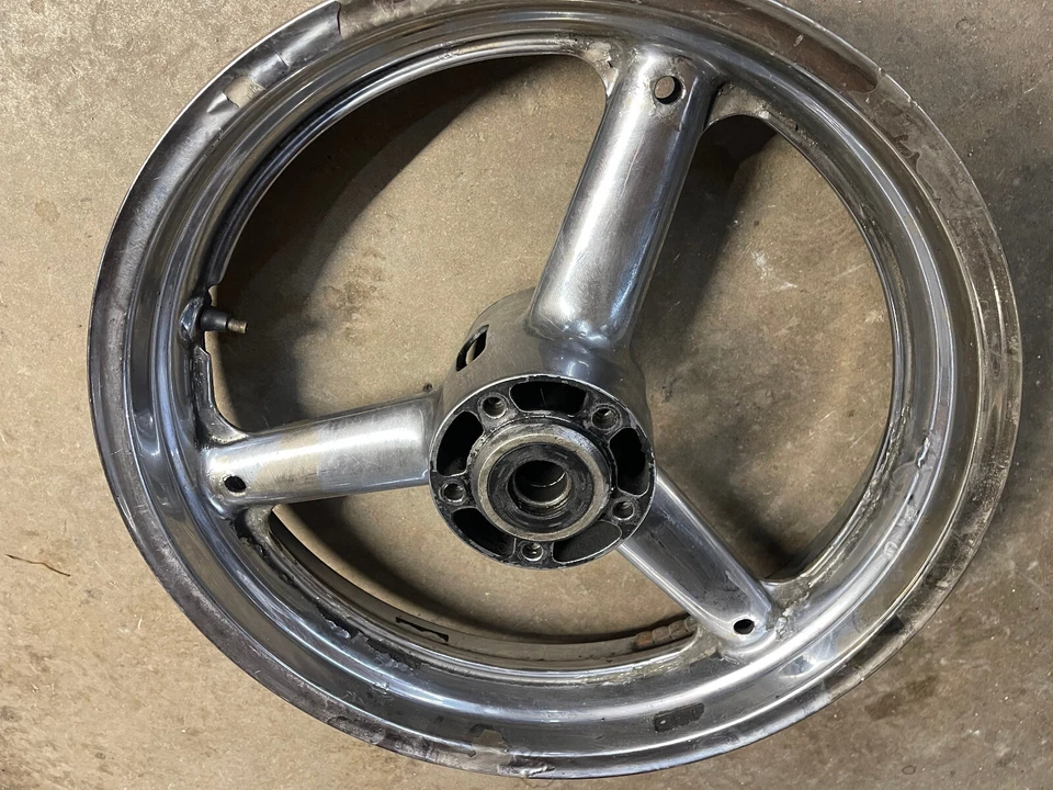 Llanta delantera Suzuki Hayabusa 1999-2007 gsx1300r 00 01 02 03 04 05 06 pelado Foto 2 de 4