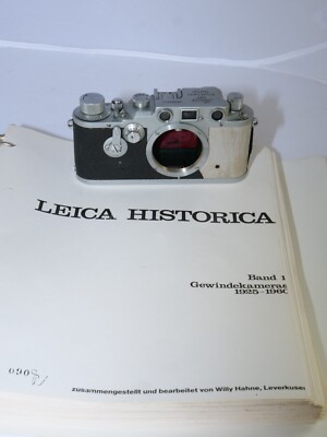 Leica IIId WAR TIME camera. Circa 1944. Only (427) made. Needs