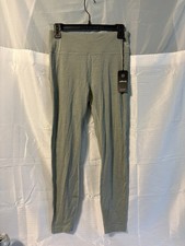 Allbirds NWT Women s Md Natural Flow Legging green hush