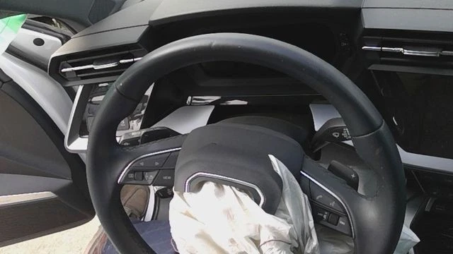 22 23 24 AUDI A3 Steering Wheel - Image 4 of 4