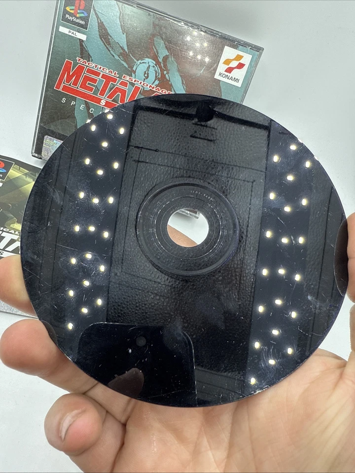 Metal Gear Solid Special Missions PS1 PAL FREE TRACKED PADDED POST RARE GEM - Image 3 of 4