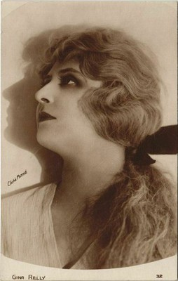 Old postcard GINA RELLY FILM STAR (21908)